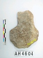 藏品(小型有腰打製石斧)的圖片